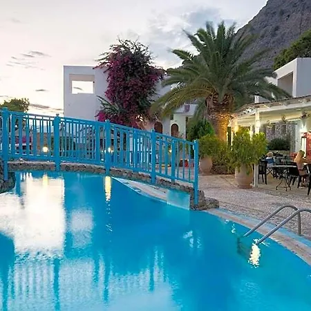 Karpathios Pefkos 酒店