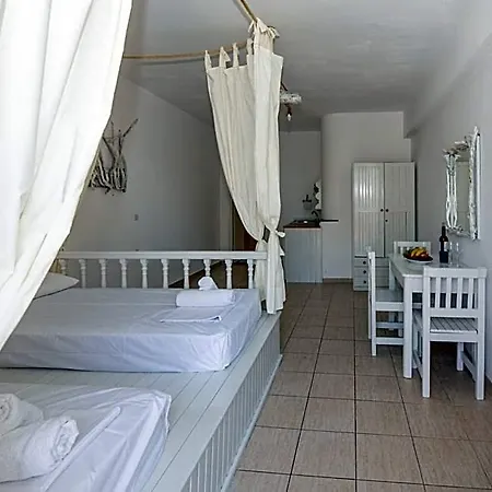 酒店 Karpathios Pefkos